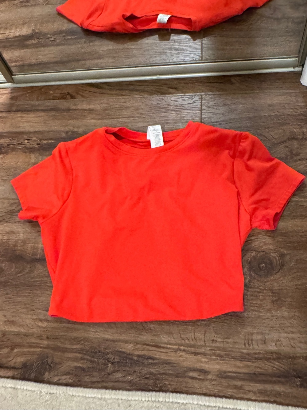 ALO Yoga Red Skirt and Top Set - Picture 5 of 8